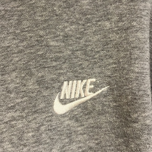 Men’s Nike Sportswear Club Fleece Hoodie - Picture 2 of 4